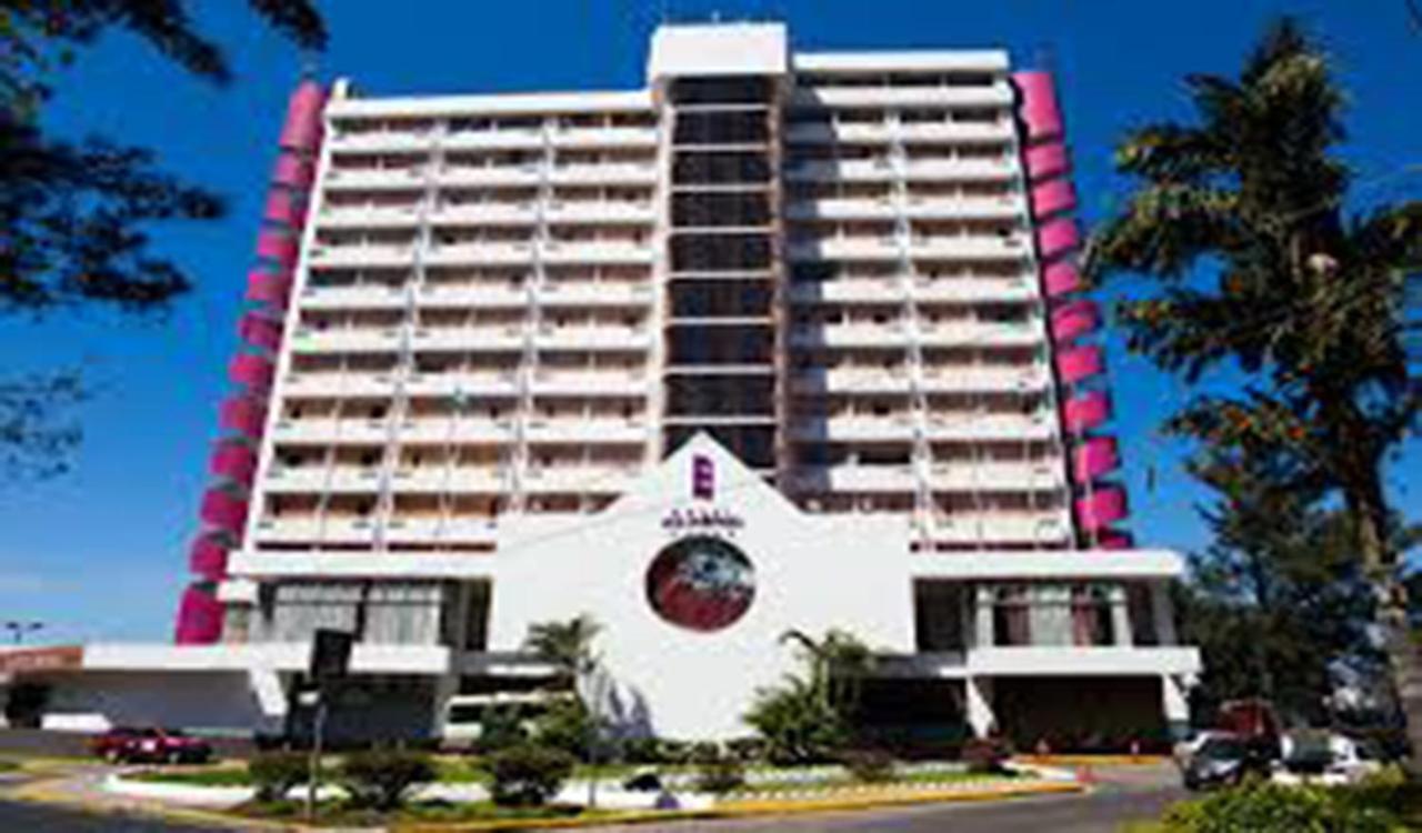 Crowne Plaza Guatemala Hotel Екстериор снимка